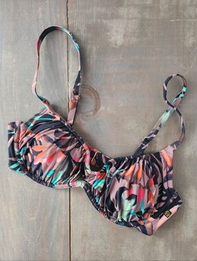 La Vie en Rose Earthy Jungle Bikini Top - Size Medium